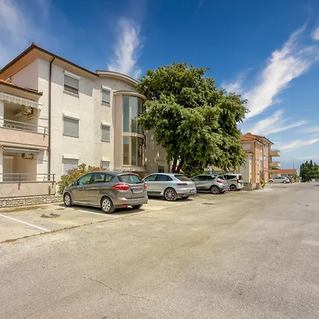 Good Life - Happy Apartment Pula