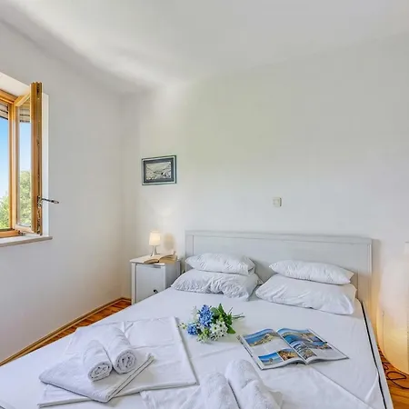 Apt Good Life | Walk To Beach - Happy Rentals *